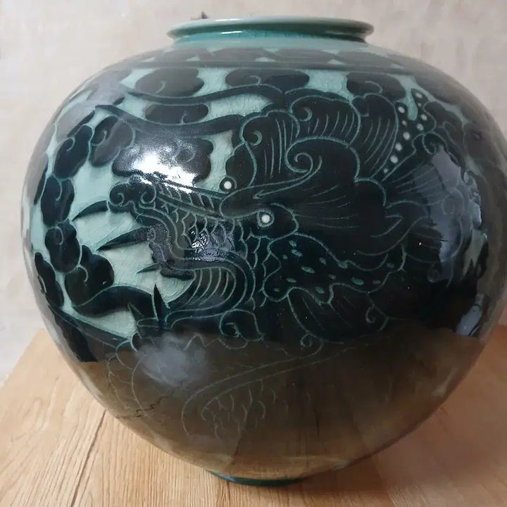[BUNJANG] Celadon Dragon and Worm Moon Jar / 청자 용충 달항아리