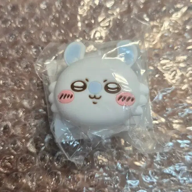 [BUNJANG] Chiikawa Momonga &amp; Oukao Mini Silicone Pouch / 치이카와 모몽가 오카오 미니 실리콘 파우치