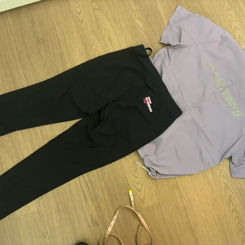 [SOLD OUT] 르꼬끄 우븐 아노락 바람막이, 쿨기능성 우븐 팬츠세트 여성90m