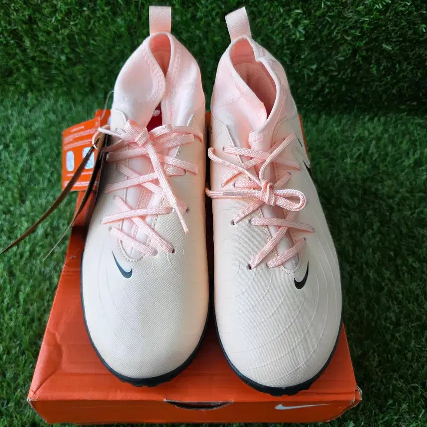 [BUNJANG] Nike Kids Futsal Shoes - Pink/Beige / 나이키 키즈 풋살화 축구화 핑크/베이지