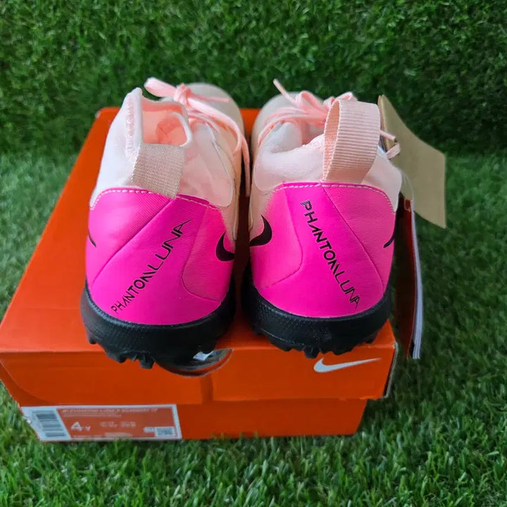 [BUNJANG] Nike Kids Futsal Shoes - Pink/Beige / 나이키 키즈 풋살화 축구화 핑크/베이지