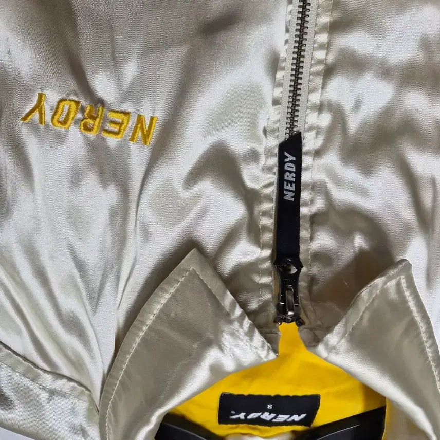 [BUNJANG] NERDY Satin Lightweight Jacket / 널디 NERDY 새틴 항공?경량 자켓