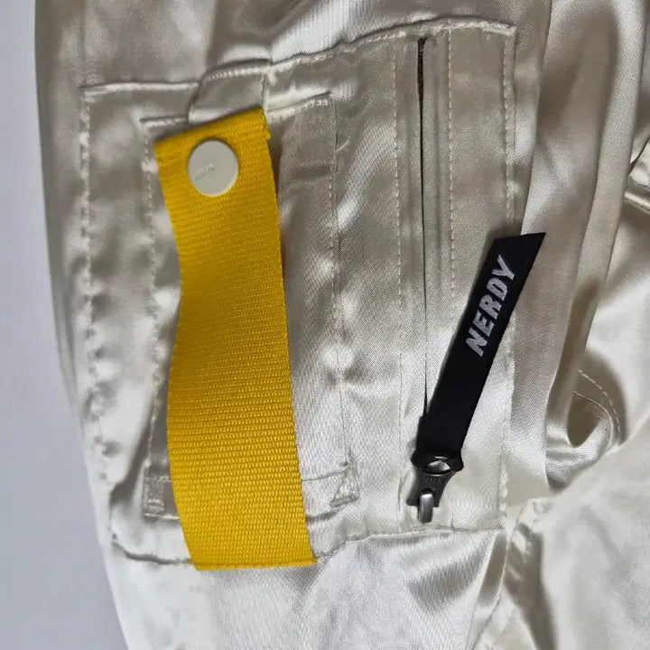 [BUNJANG] NERDY Satin Lightweight Jacket / 널디 NERDY 새틴 항공?경량 자켓