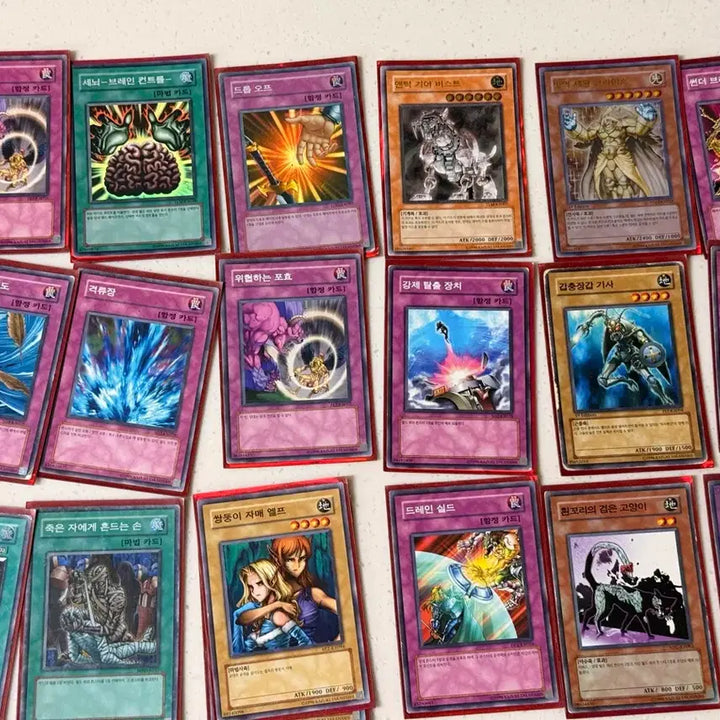 [BUNJANG] Assorted Trading Cards - Yu-Gi-Oh!, Pokémon, Cookie Run, and More / 카드 판매(유희왕, 포켓몬, 쿠런 띠부씰 등)