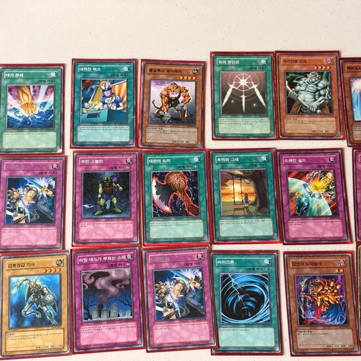 [BUNJANG] Assorted Trading Cards - Yu-Gi-Oh!, Pokémon, Cookie Run, and More / 카드 판매(유희왕, 포켓몬, 쿠런 띠부씰 등)