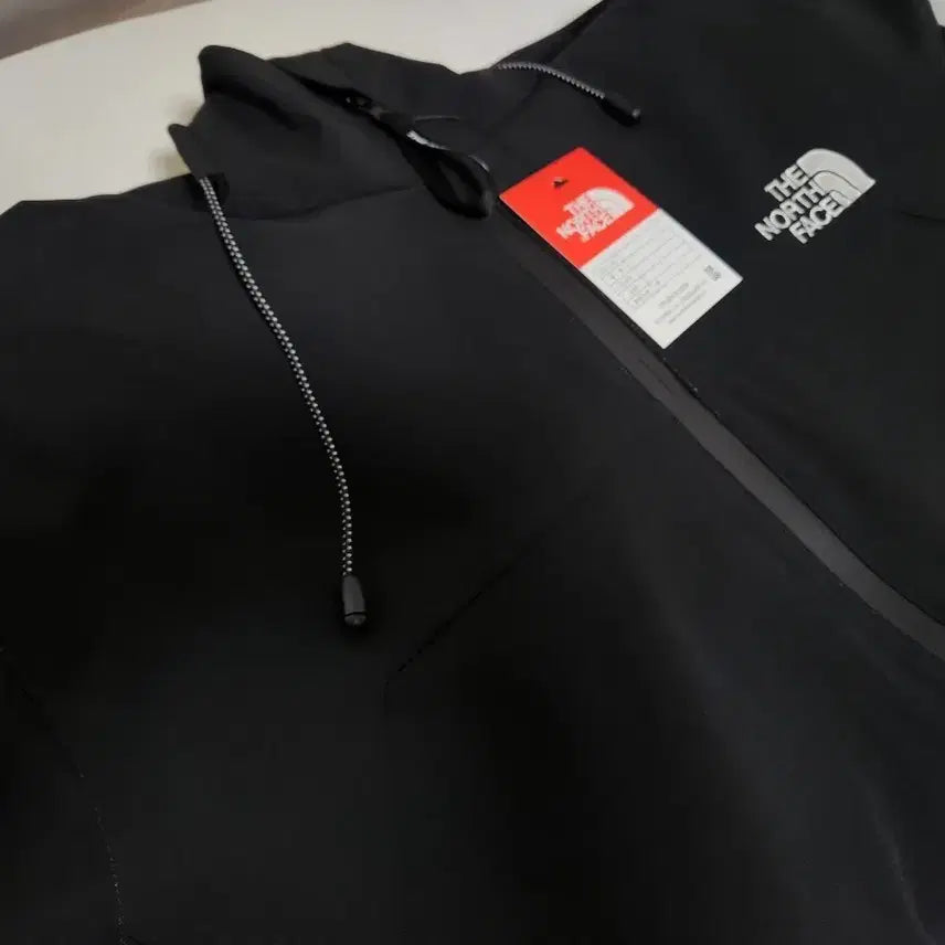 [BUNJANG] The North Face Black Hooded Windbreaker Jacket / 노스페이스 블랙 후드 바람막이 자켓