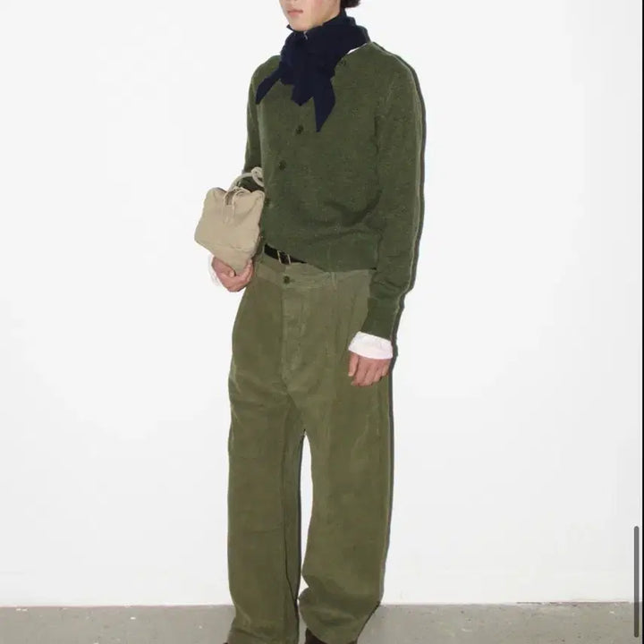 [BUNJANG] EE Numare Distressed Closure Wool Scarf - Navy / EE 누마레 DISTRESSED CLOSURE WOOL SCARF 네이비