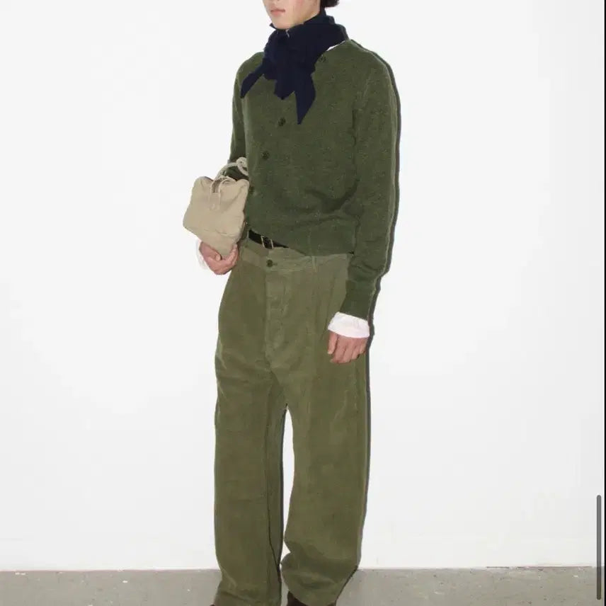 [BUNJANG] EE Numare Distressed Closure Wool Scarf - Navy / EE 누마레 DISTRESSED CLOSURE WOOL SCARF 네이비