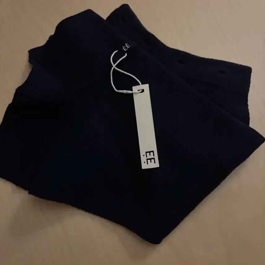 [BUNJANG] EE Numare Distressed Closure Wool Scarf - Navy / EE 누마레 DISTRESSED CLOSURE WOOL SCARF 네이비