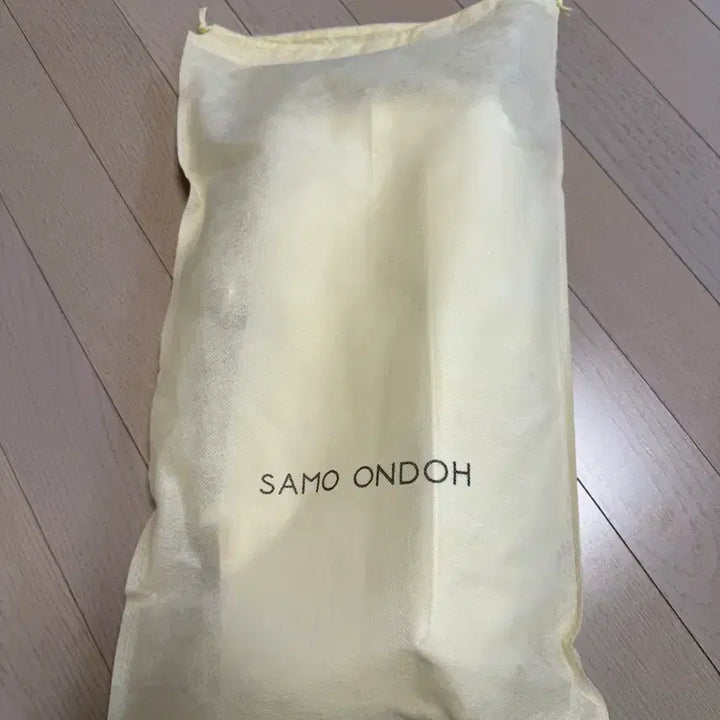 [SOLD OUT] 새상품 세이모온도 르벨트백 아이보리 m