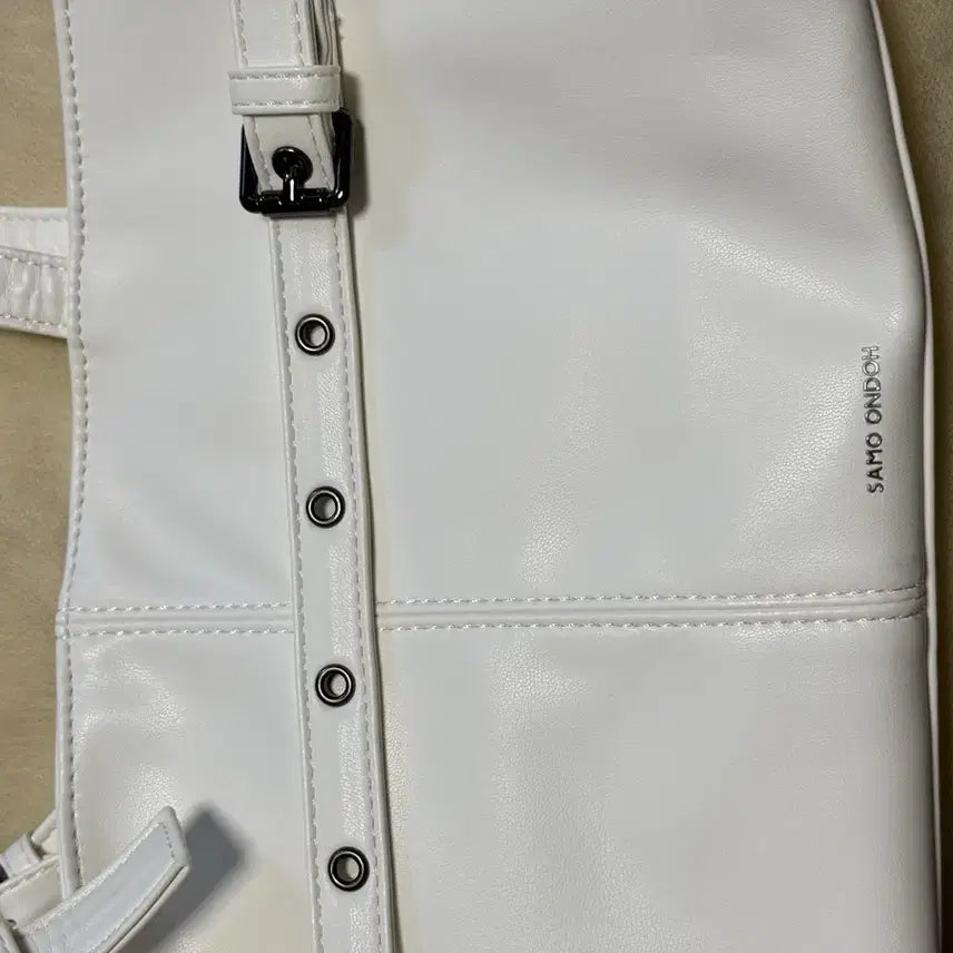 [SOLD OUT] 새상품 세이모온도 르벨트백 아이보리 m