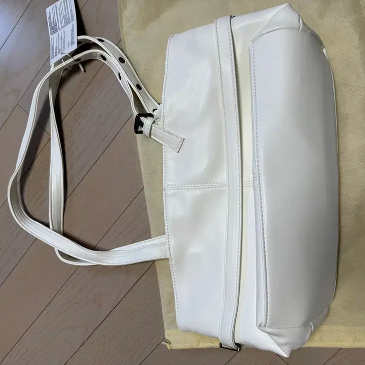 [SOLD OUT] 새상품 세이모온도 르벨트백 아이보리 m