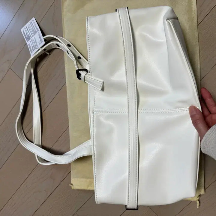 [SOLD OUT] 새상품 세이모온도 르벨트백 아이보리 m