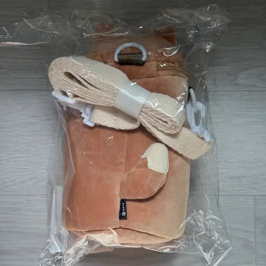 [BUNJANG] DAY6 Kyoungyoon DaniMals Pouch MD / 데니멀즈 파우치 케 영케이 데이식스 엠디