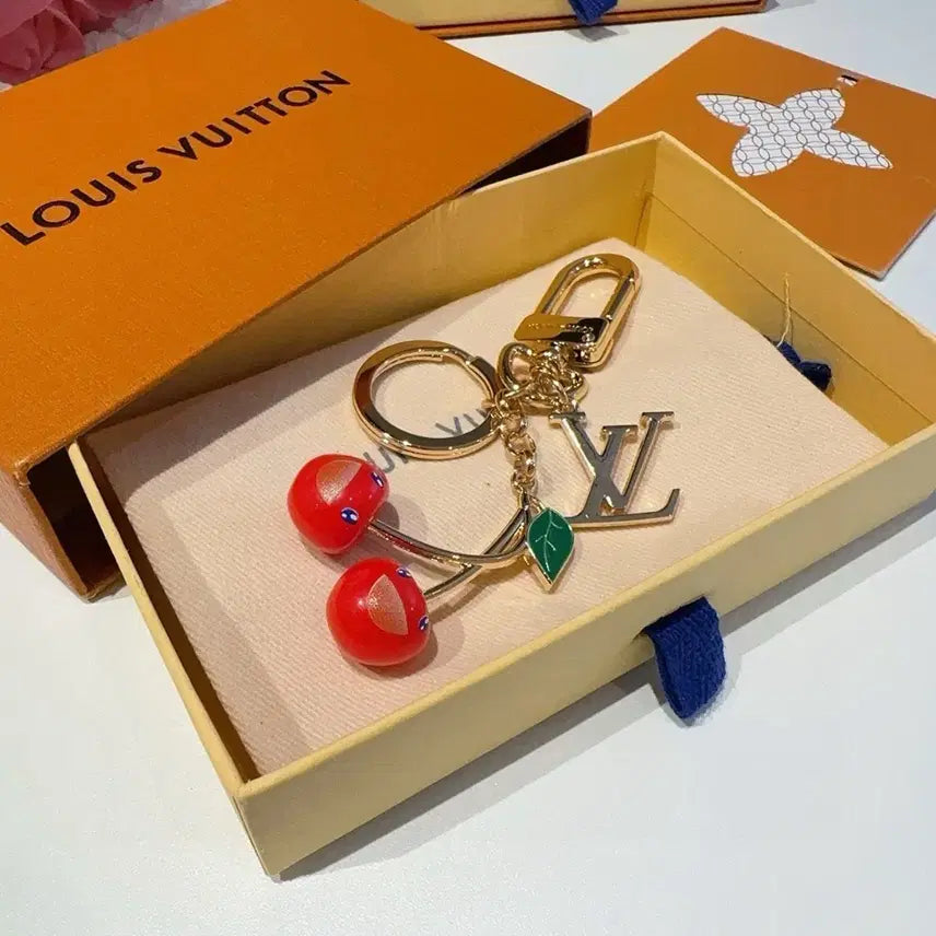 [BUNJANG] Louis Vuitton Cherry Keyring / 루이비통 LV 체리 키링