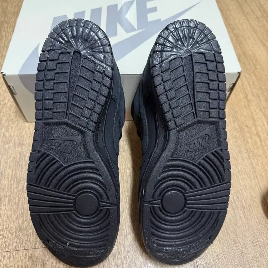 [SOLD OUT] 나이키 x 슈프림 sb덩크 블랙 265사이즈