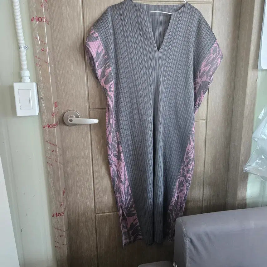 [BUNJANG] Pleated Long Dress with Side Slit / 플리츠 옆트임 회색 핑크 롱 원피스