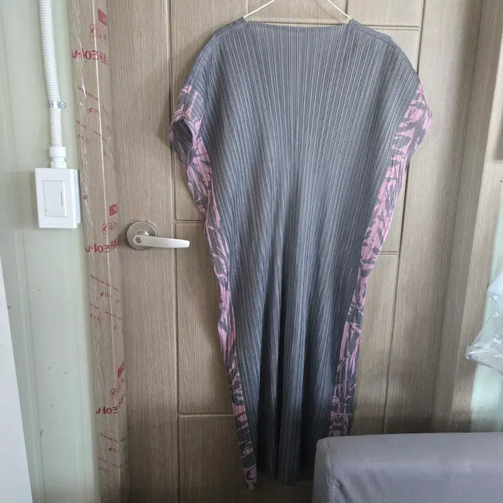 [BUNJANG] Pleated Long Dress with Side Slit / 플리츠 옆트임 회색 핑크 롱 원피스