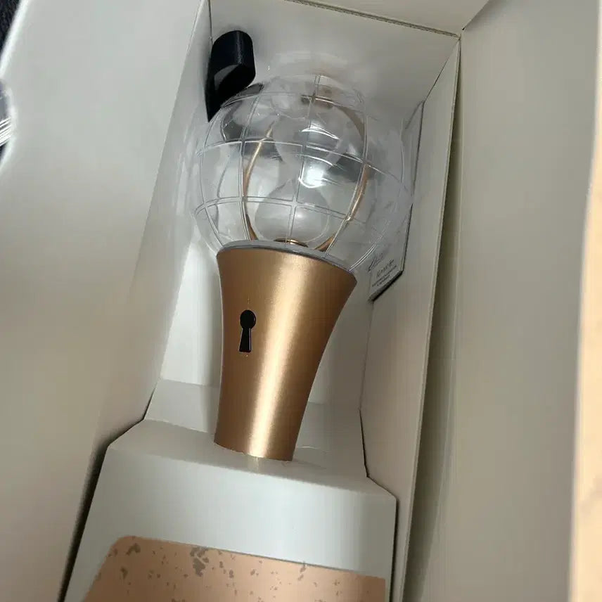 [BUNJANG] ATEEZ Lightiny ver. 2 Official Light Stick / 에이티즈 라이티니 ver.2 단순 개봉