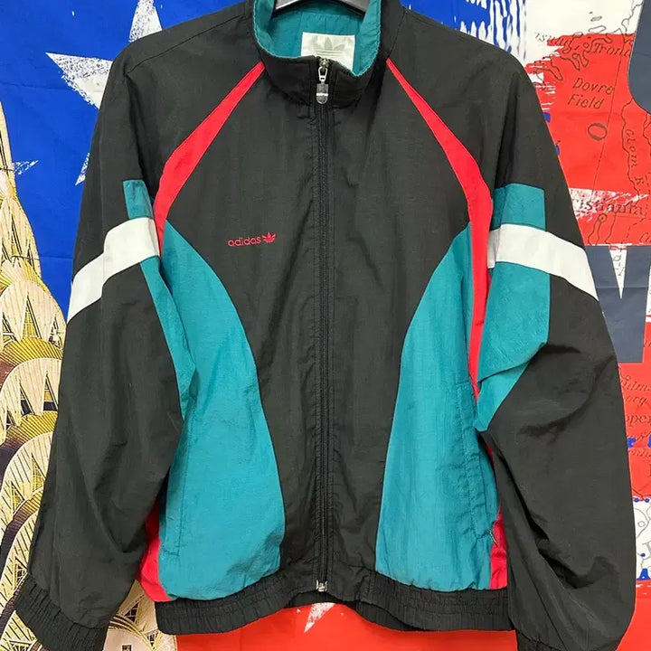 [SOLD OUT] 아디다스 올드스쿨 오버핏 바람막이 XL105