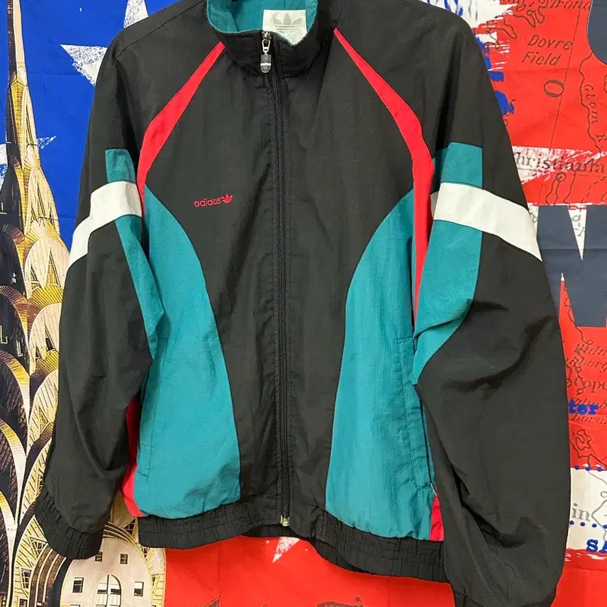 [SOLD OUT] 아디다스 올드스쿨 오버핏 바람막이 XL105