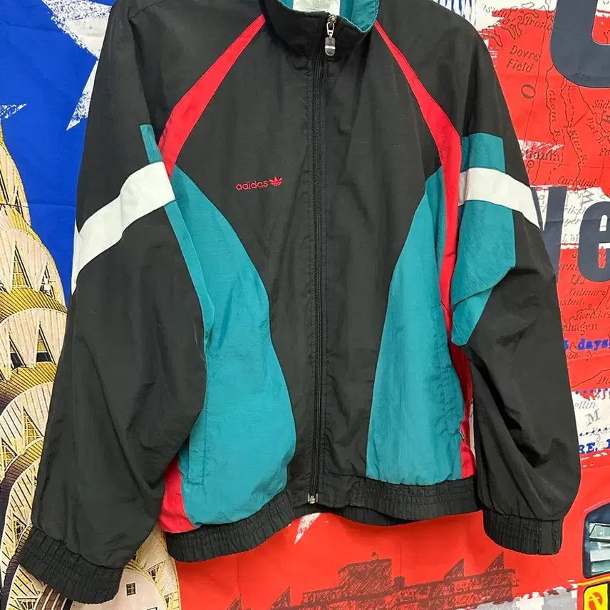 [SOLD OUT] 아디다스 올드스쿨 오버핏 바람막이 XL105