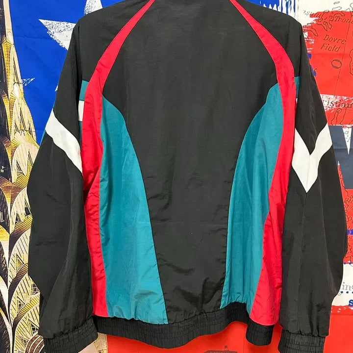 [SOLD OUT] 아디다스 올드스쿨 오버핏 바람막이 XL105