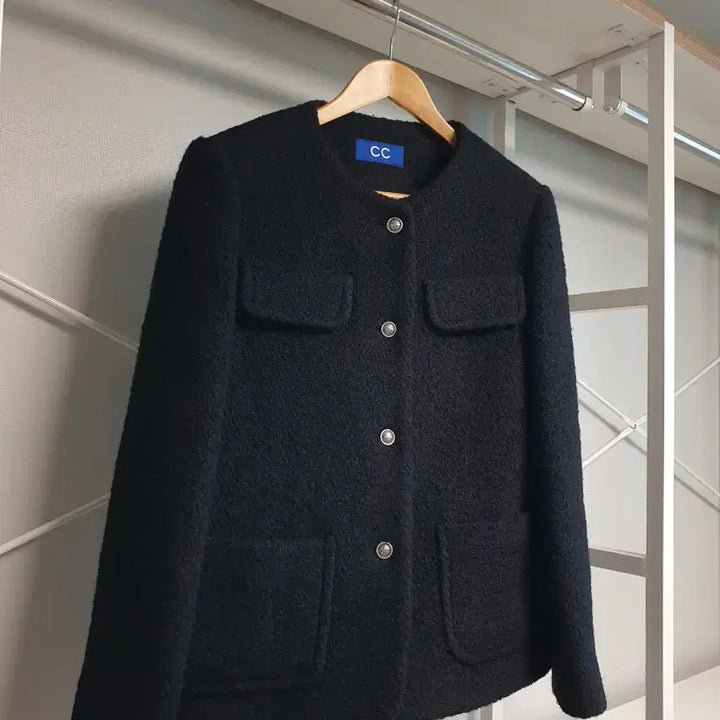[SOLD OUT] 1회착용 2025년 씨씨콜렉트 부클 자켓