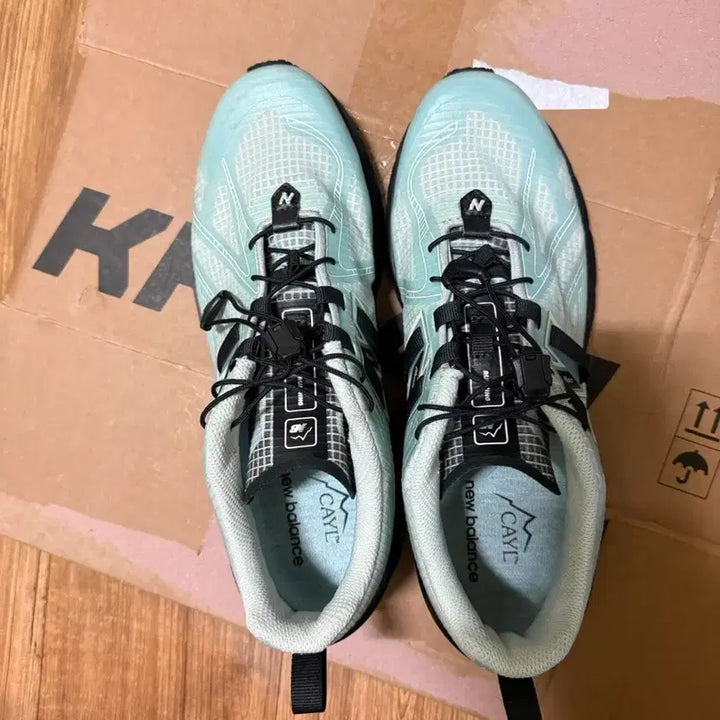 [SOLD OUT] 뉴발란스 x 케일 1906R 블루