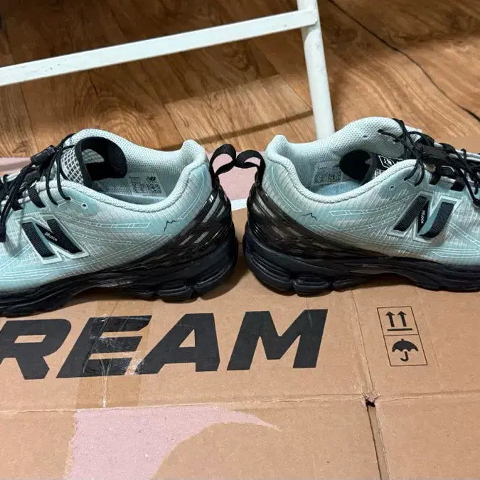 [SOLD OUT] 뉴발란스 x 케일 1906R 블루