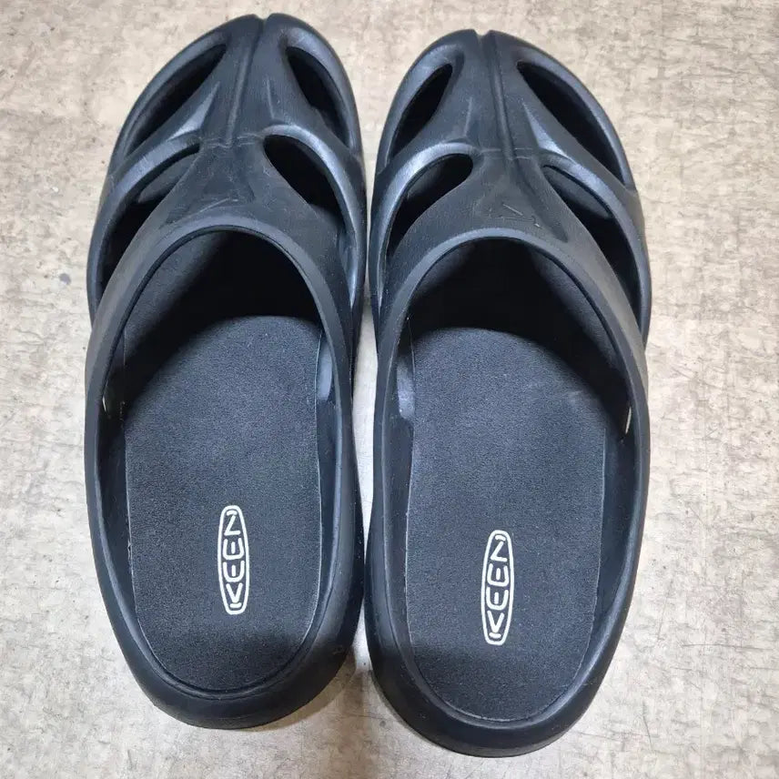 [SOLD OUT] 킨 샨티슬라이드 블랙 270사이즈