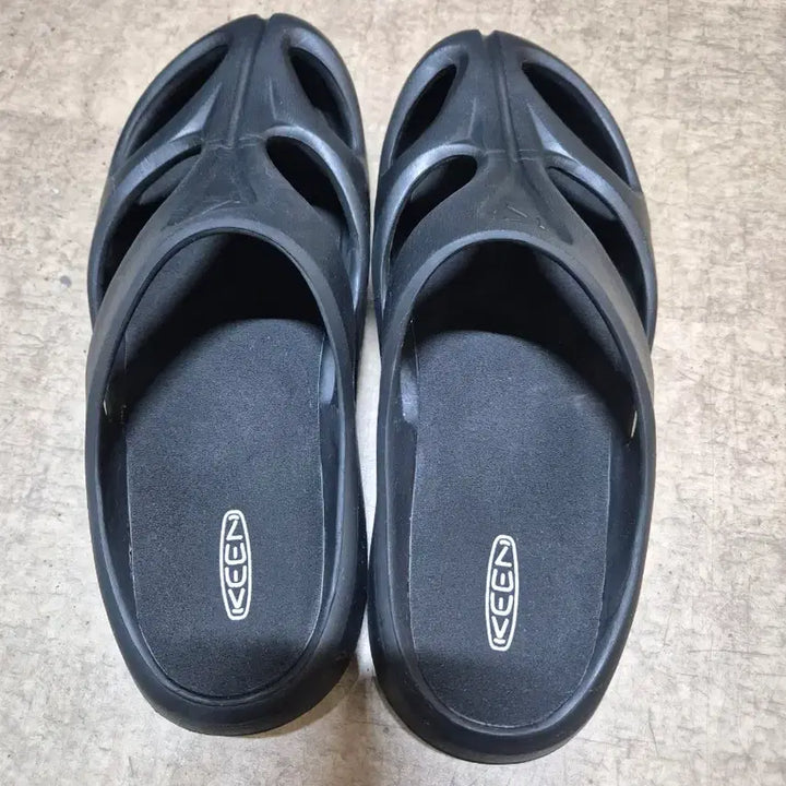 [SOLD OUT] 킨 샨티슬라이드 블랙 270사이즈