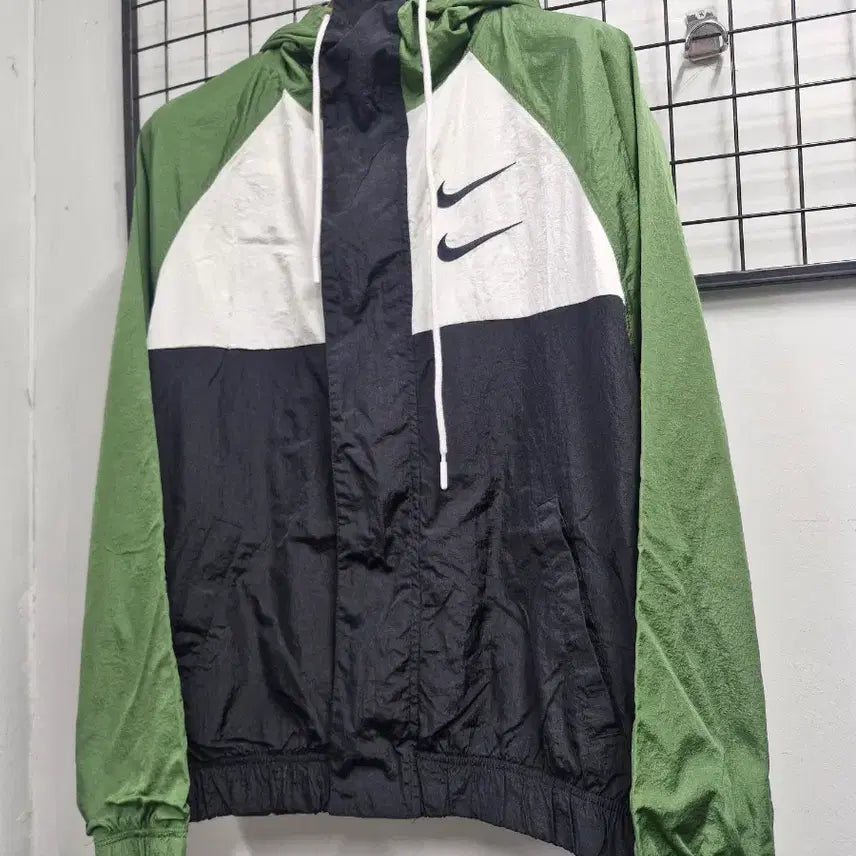 [SOLD OUT] 95M 나이키 더블스우시 후드 바람막이 자켓.