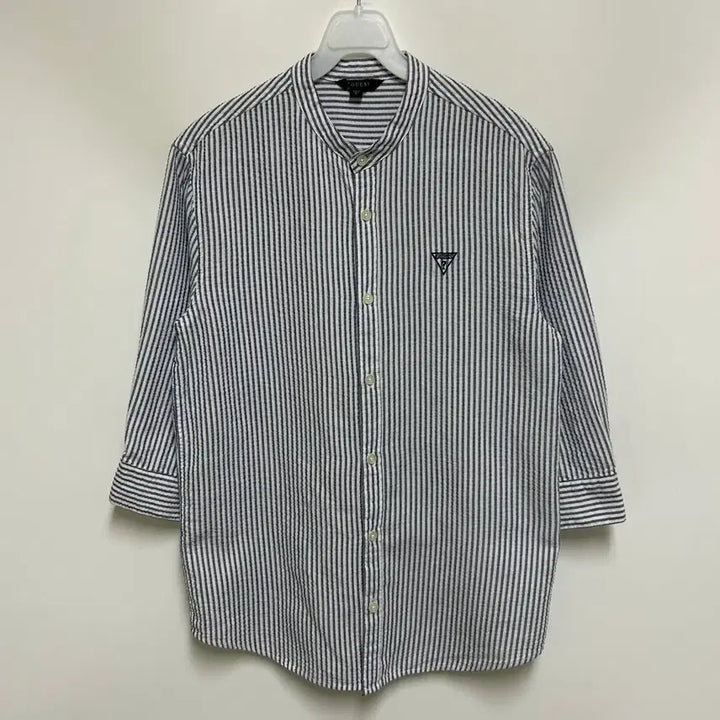 [BUNJANG] GUESS Striped Henley Neck Shirt / [여자-95]GUESS 게스 스트라이프 헨리넥 셔츠