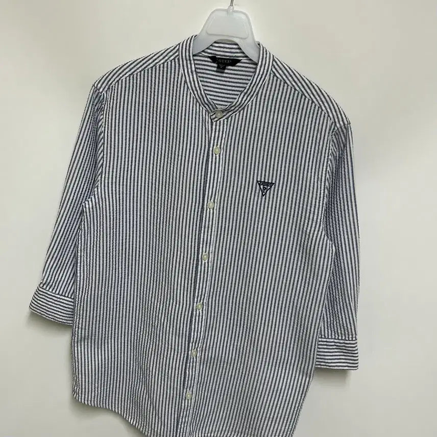 [BUNJANG] GUESS Striped Henley Neck Shirt / [여자-95]GUESS 게스 스트라이프 헨리넥 셔츠