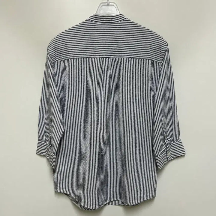 [BUNJANG] GUESS Striped Henley Neck Shirt / [여자-95]GUESS 게스 스트라이프 헨리넥 셔츠