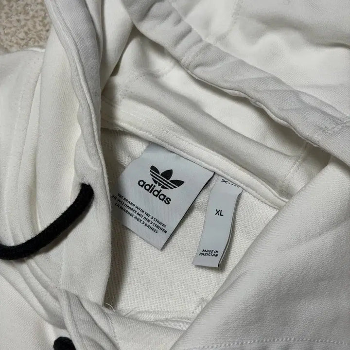[SOLD OUT] 아디다스 XL ac 와펜 후드티 화이트