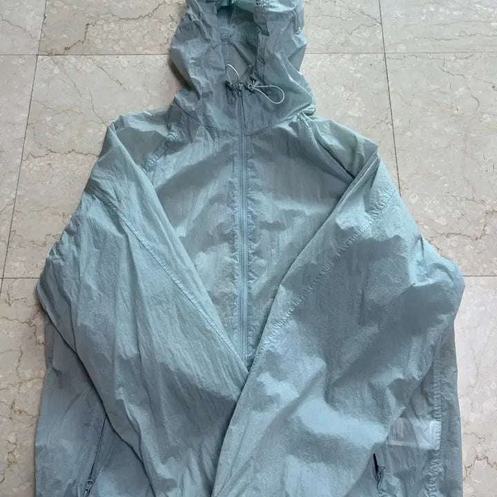 [SOLD OUT] 무탠다드 시티레저 시어 윈드브레이커 클라우디 블루