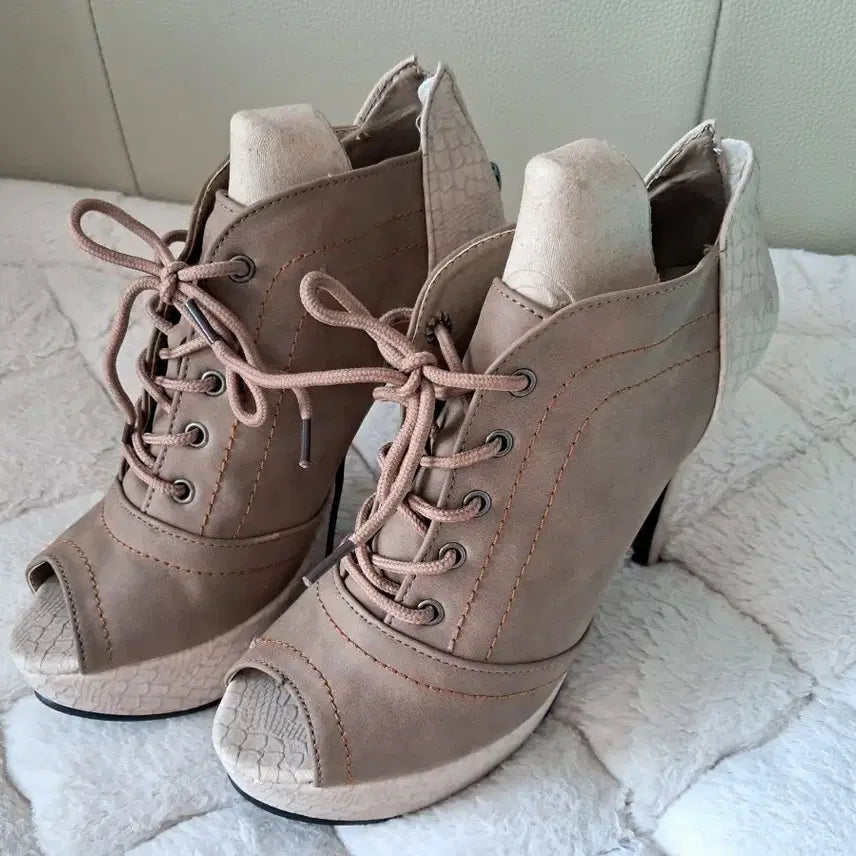 [BUNJANG] Beige Open-Toe Heel Booties - Size 240 / 베이지색 오픈토 힐 부티 240