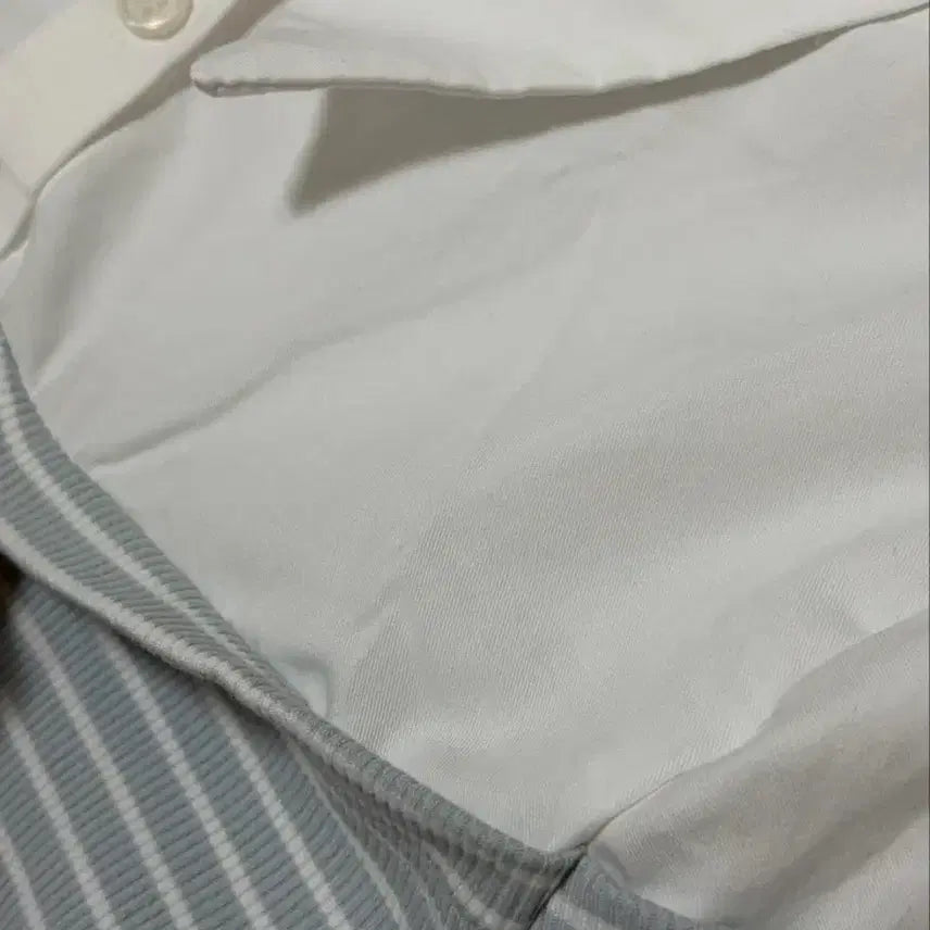 [BUNJANG] White Sora Stripe Shirt / 화이트 소라 스트라이프 셔츠