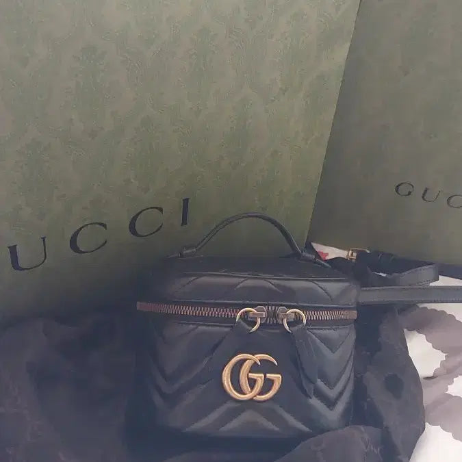 [BUNJANG] Gucci GG Marmont Micro Backpack Black / 구찌 마이크로백 블랙 GG 마몽 미니백팩 주말할인