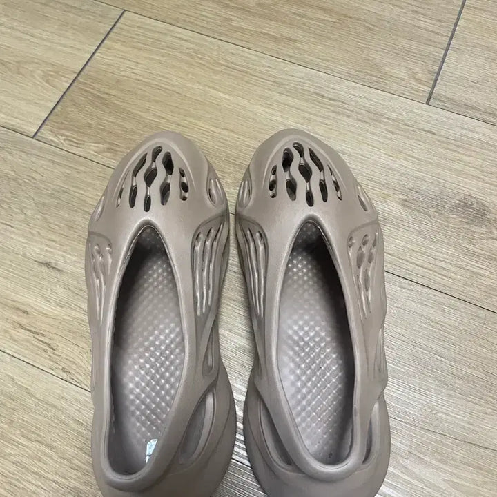 [SOLD OUT] [아디다스]이지 폼 러너 오커 295_US11