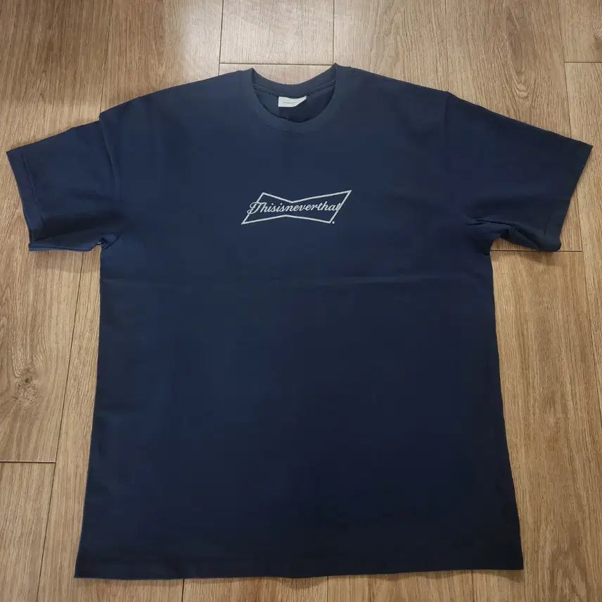 [BUNJANG] thisisneverthat Budweiser Short Sleeve T-shirt Navy L / 디스이즈네버댓 버드와이저 반팔 티셔츠 네이비 L