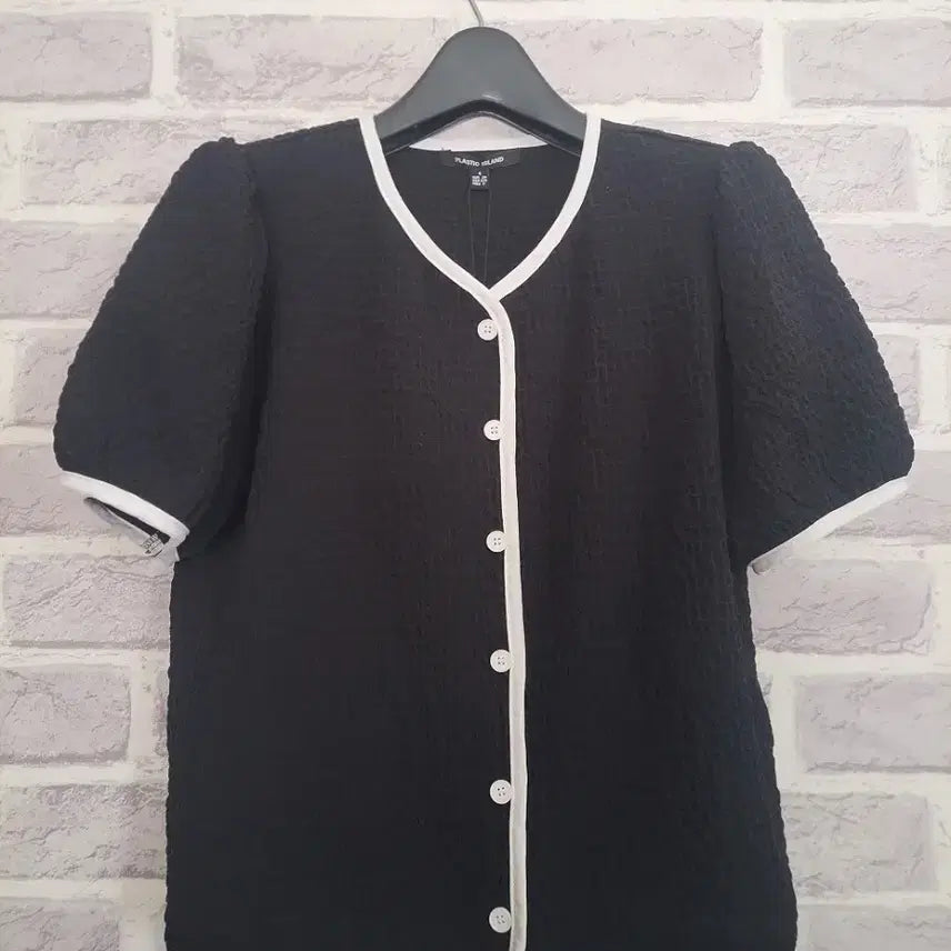 [BUNJANG] Plastic Island Black Jacket-Style Short-Sleeve Blouse / 플라스틱아일랜드 블랙 자켓형 반팔 블라우스 새옷/알뜰한여우