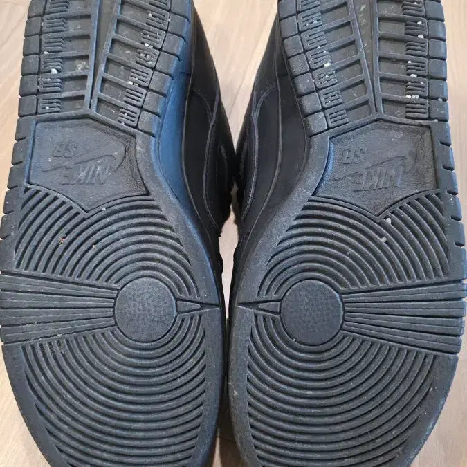 [BUNJANG] Nike SB Dunk Triple Black Sneakers / 덩크sb트리플블랙