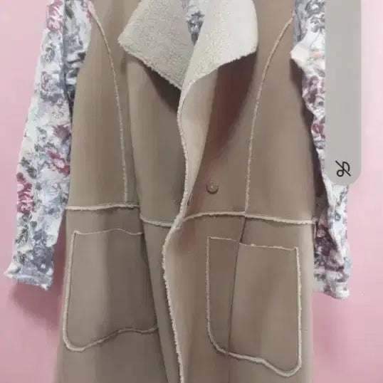 [SOLD OUT] 써스데이아일랜드 무스탕 조끼