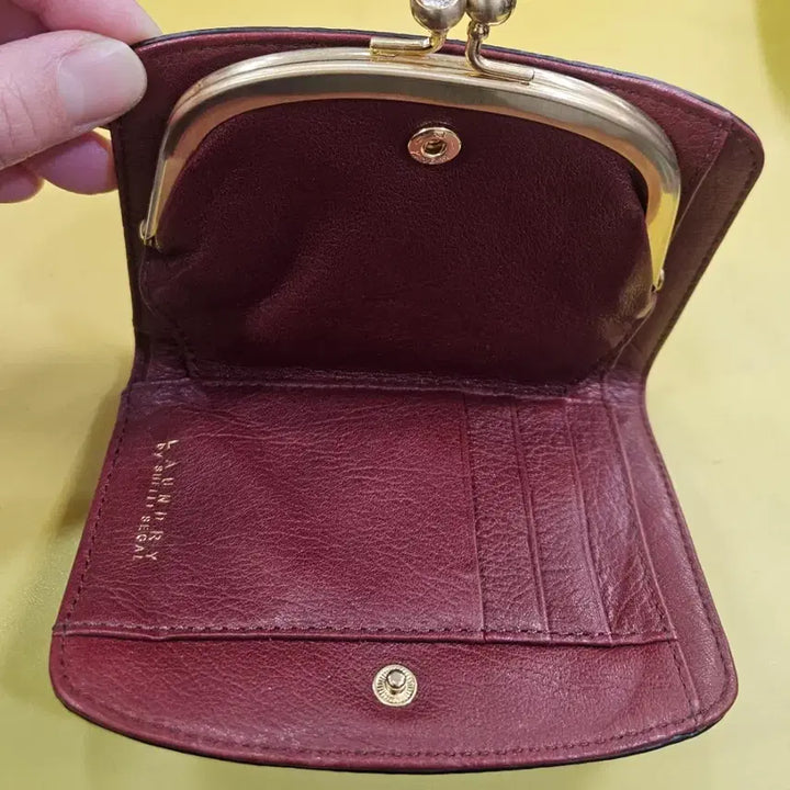 [BUNJANG] LAUNDRY BY SHELLI SEGAI Leather Wallet / LAUNDRY BY SHELLI SEGAI 가죽 지갑