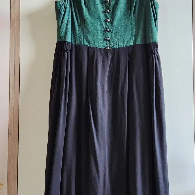 [BUNJANG] Australian Emerald &amp; Black Midi Dress / 오스트레일리아 을민소매 원피스