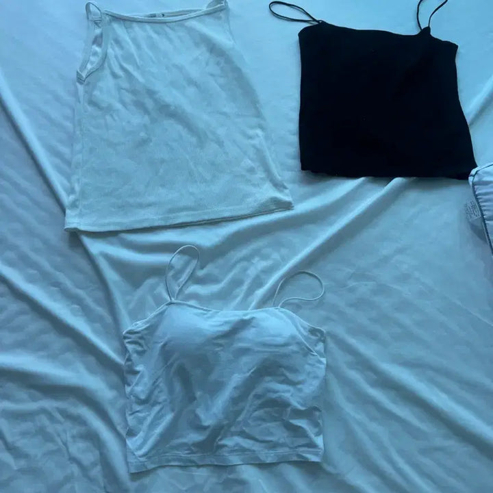 [BUNJANG] Sleeveless Cami Tank Top Set / 민소매 끈 나시 블랙/화이트 세트