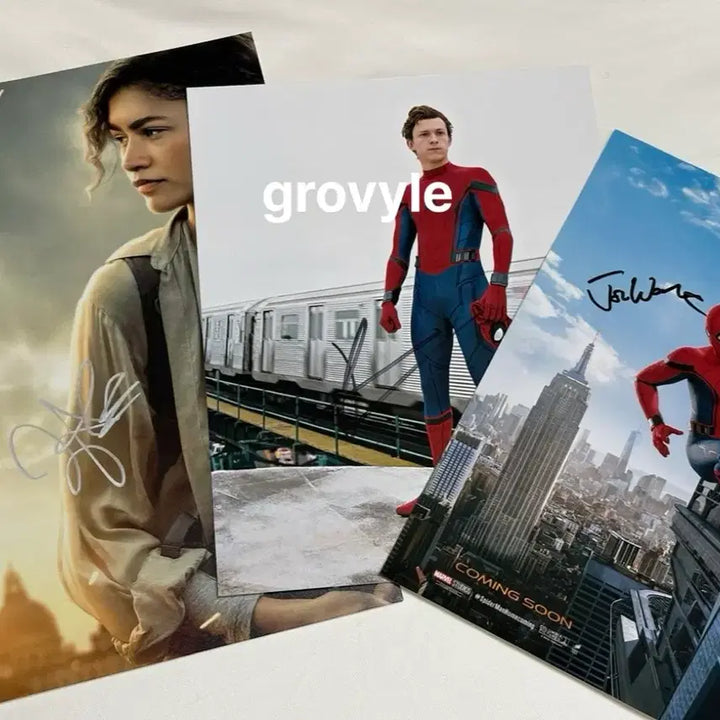 [BUNJANG] Tom Holland, Zendaya, Jon Watts Autographed Signed Photos Bundle Set / 스파이더맨 톰홀랜드, 젠데이아, 존왓츠 감독 친필싸인 일괄